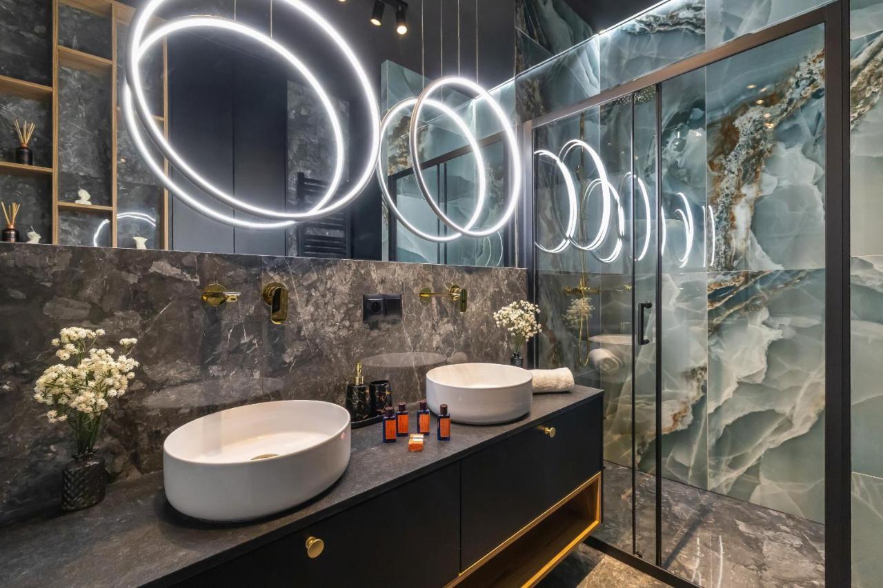 Starowislna Elegant With Air Conditioning Kazimierz Cracow By Renters Prestige Krakow
